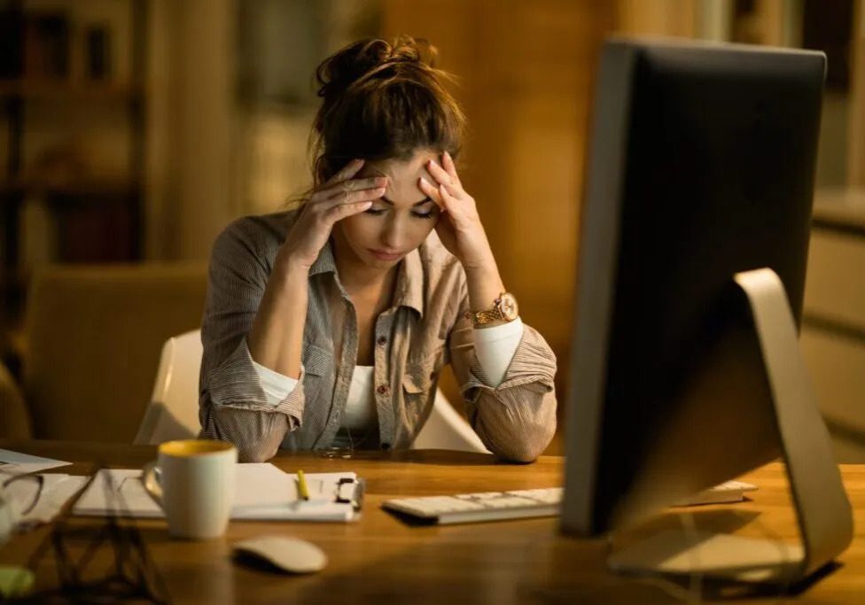 young-woman-having-headache-after-working-computer-night-home-1024x683-landscape.jpg-ezgif.com-webp-to-jpg-converter